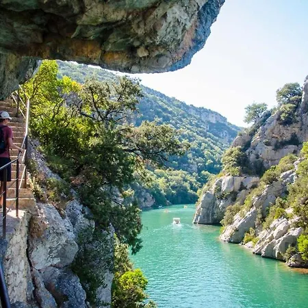 Appartement Bien Equipe 2 Chambres Lit 2 Place, Plus Canape Lit, 5 Personnes, Terrasse Bien Equipe, Planchas, Parking Gratuit Sur Place, A Proximite De Tout Commerce Et De Cure Thermal, Cadarache ,Forcalquier, Gorge Du Verdon , Moustier, Montagne De Volx Buitenkant foto