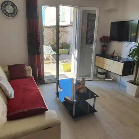 Appartement Bien Equipe 2 Chambres Lit 2 Place, Plus Canape Lit, 5 Personnes, Terrasse Bien Equipe, Planchas, Parking Gratuit Sur Place, A Proximite De Tout Commerce Et De Cure Thermal, Cadarache ,Forcalquier, Gorge Du Verdon , Moustier, Montagne De Volx Buitenkant foto