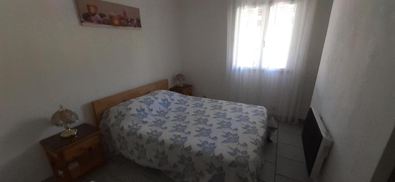 Bien Equipe 2 Lit 2 Place, Canape Lit, 5 Personnes, Terrasse Bien Equipe, Planchas, Parking Gratuit Sur Place, A Proximite De Commerce Et De Cure Thermal, Cadarache ,forcalquier, Gorge Du Verdon , Moustier, Montagne De Appartement Volx
