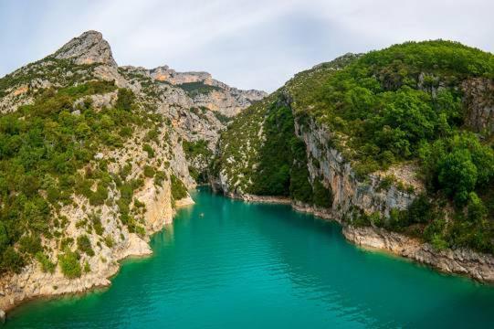 Bien Equipe 2 Lit 2 Place, Canape Lit, 5 Personnes, Terrasse Bien Equipe, Planchas, Parking Gratuit Sur Place, A Proximite De Commerce Et De Cure Thermal, Cadarache ,forcalquier, Gorge Du Verdon , Moustier, Montagne De Appartement Volx