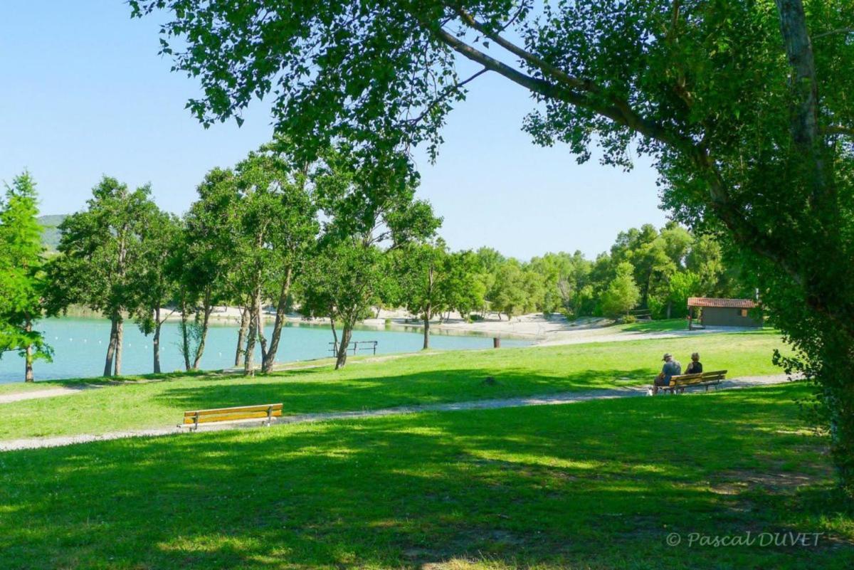 Apartment Bien Equipe 2 Lit 2 Place, Canape Lit, 5 Personnes, Terrasse Bien Equipe, Planchas, Parking Gratuit Sur Place, A Proximite De Commerce Et De Cure Thermal, Cadarache ,forcalquier, Gorge Du Verdon , Moustier, Montagne De *