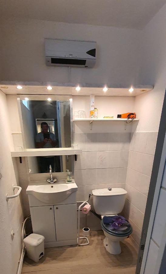 Apartment Bien Equipe 2 Lit 2 Place, Canape Lit, 5 Personnes, Terrasse Bien Equipe, Planchas, Parking Gratuit Sur Place, A Proximite De Commerce Et De Cure Thermal, Cadarache ,forcalquier, Gorge Du Verdon , Moustier, Montagne De Volx