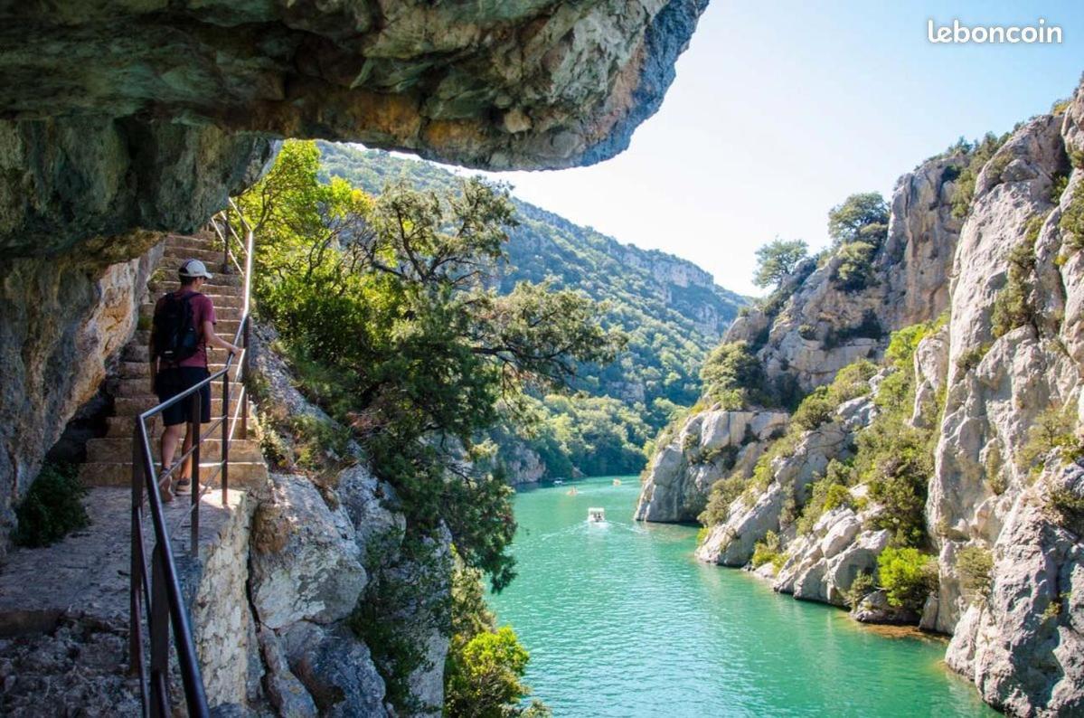 Bien Equipe 2 Lit 2 Place, Canape Lit, 5 Personnes, Terrasse Bien Equipe, Planchas, Parking Gratuit Sur Place, A Proximite De Commerce Et De Cure Thermal, Cadarache ,forcalquier, Gorge Du Verdon , Moustier, Montagne De Apartment Volx