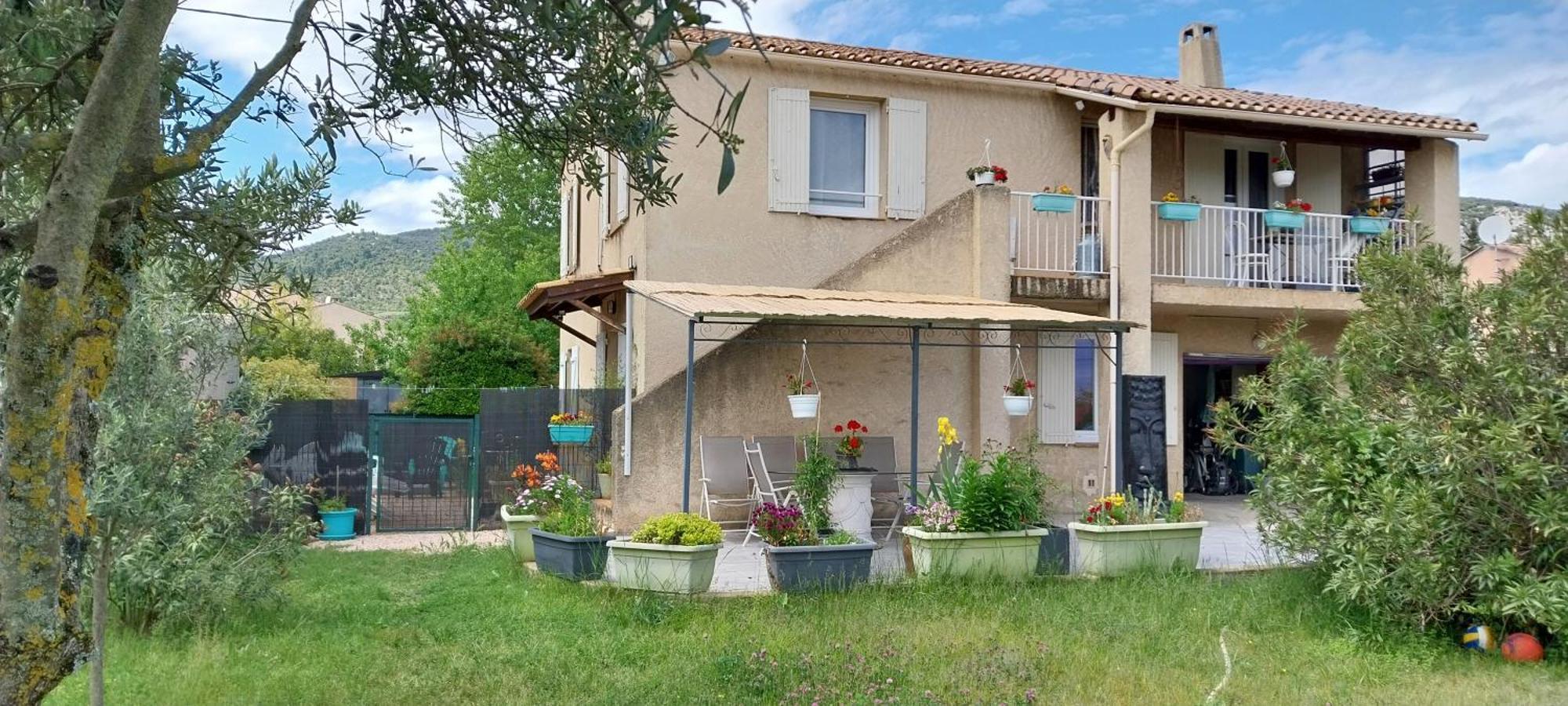 Bien Equipe 2 Lit 2 Place, Canape Lit, 5 Personnes, Terrasse Bien Equipe, Planchas, Parking Gratuit Sur Place, A Proximite De Commerce Et De Cure Thermal, Cadarache ,forcalquier, Gorge Du Verdon , Moustier, Montagne De *